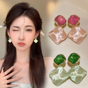 清新滴油波光粼粼方形耳钉 小众高级感彩色菱形耳环ins简约风耳饰