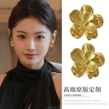 春日金色质感花朵耳钉耳饰女法式复古清新时尚精致高级感百搭耳环