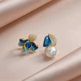 @特价 韩国个性珍珠花瓣耳钉轻奢高级感耳环法式复古优雅气质耳饰女