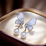 水晶蝴蝶优雅耳钉女时尚百搭珍珠耳坠小众设计轻奢高级感气质耳饰