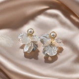 韩国复古温柔珍珠耳环 超仙森系白色花瓣流苏耳坠高级感ins风耳环