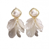 韩国复古温柔珍珠耳环 超仙森系白色花瓣流苏耳坠高级感ins风耳环