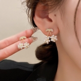 水钻珍珠樱桃耳钉女设计感小众甜美可爱个性简约百搭气质耳环耳饰