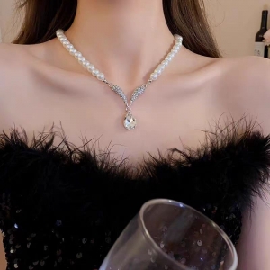 珍珠项链颈链轻奢小众高级感锁骨链2025新款晚礼服配饰女