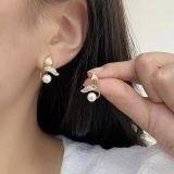鱼尾珍珠耳钉镶钻高级感小香风轻奢鱼尾巴耳环耳饰批发