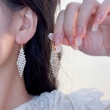 时尚轻奢高级感满钻几何双菱形耳扣个性精致百搭超闪耳坠耳饰批发