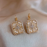 韩国新款小香风满钻珍珠精致小众气质网红高级感耳钉冷淡风耳饰女