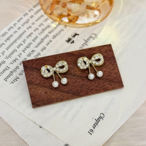 日韩小巧简约镂空蝴蝶结耳钉气质个性网红甜美珍珠耳环