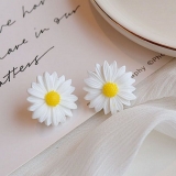 @特价 日系小清新气质时尚简约耳饰 东大门新款可爱小雏菊花朵耳钉