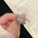时尚小众设计感轻奢个性波浪纹开口戒指女铜镶锆石缠绕可调节指环