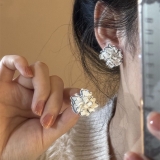 百搭立体花朵耳钉女小众独特设计气质耳环耳饰新款爆款