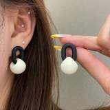 2025年秋冬松栗奶油小圆珠不规则几何耳钉韩版气质新款潮少女耳环