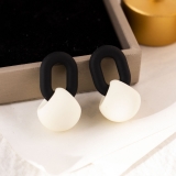 2025年秋冬松栗奶油小圆珠不规则几何耳钉韩版气质新款潮少女耳环