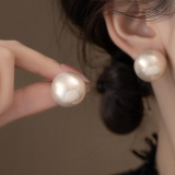 简约巴洛克珍珠圆形耳钉中古风时尚小众轻奢气质高级感几何耳环女