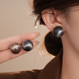 圆形猫眼晕染树脂耳钉简约时尚设计感耳环复古高级感耳饰秋冬