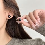 韩系黑色馒头形珍珠耳钉小巧几何设计感精致百搭养耳洞耳