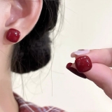 安可拉红复古爱心方形酒红色气质耳钉轻奢高级感小众耳环