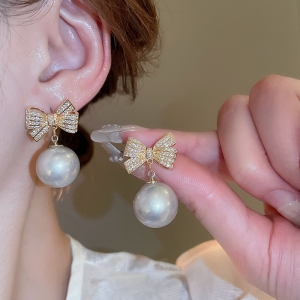 韩国个性蝴蝶结珍珠耳钉精致优雅气质高级感耳环轻奢小众耳饰批发