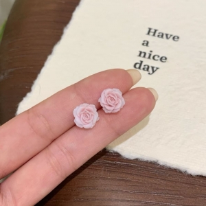 2026新款温柔玫瑰花朵耳钉爆款高级清新气质小众轻奢耳饰
