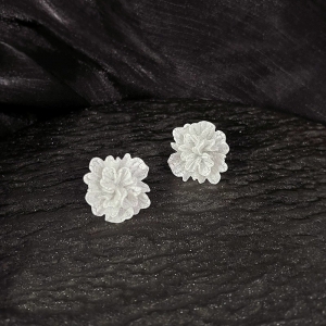 小号春夏新白色山茶花朵耳钉小清新气质女生简约潮流耳环可爱耳饰品