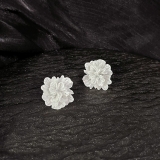 小号春夏新白色山茶花朵耳钉小清新气质女生简约潮流耳环可爱耳饰品
