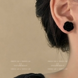 复古新款黑色植绒玫瑰花朵耳钉冬款毛绒山茶花耳环国潮耳饰品